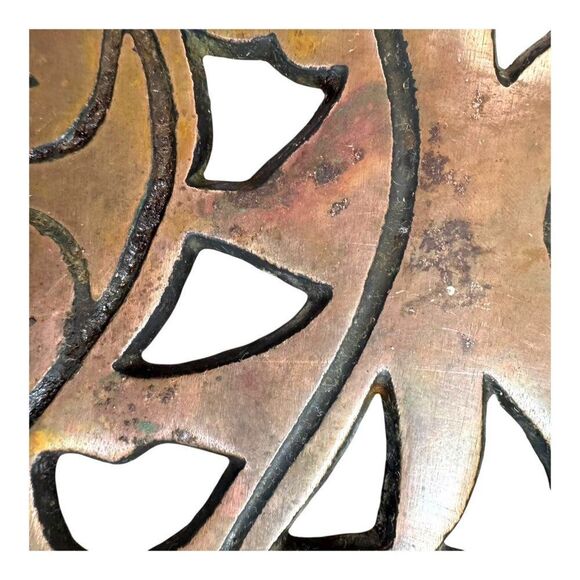 Vintage 99 Cast Iron Cat Shaped Trivet Intricate Cutout Design Hanging Ring SEE - Picture 7 of 9